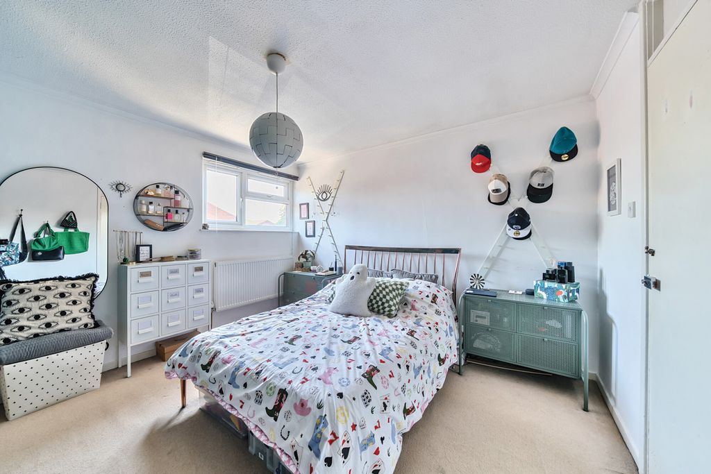 Property photo 2 of 15 1311700-14-6852B5...