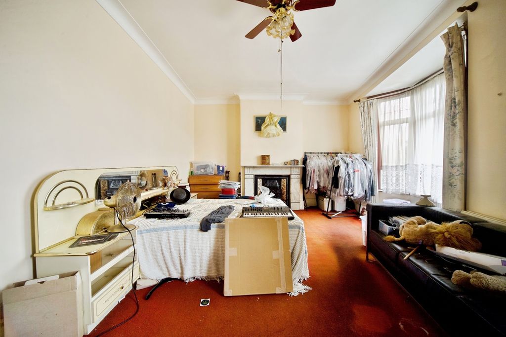Property photo 2 of 16 Photo