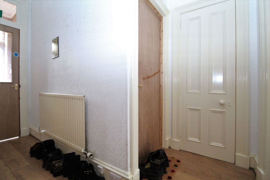 Property photo 3 of 15 Hallway