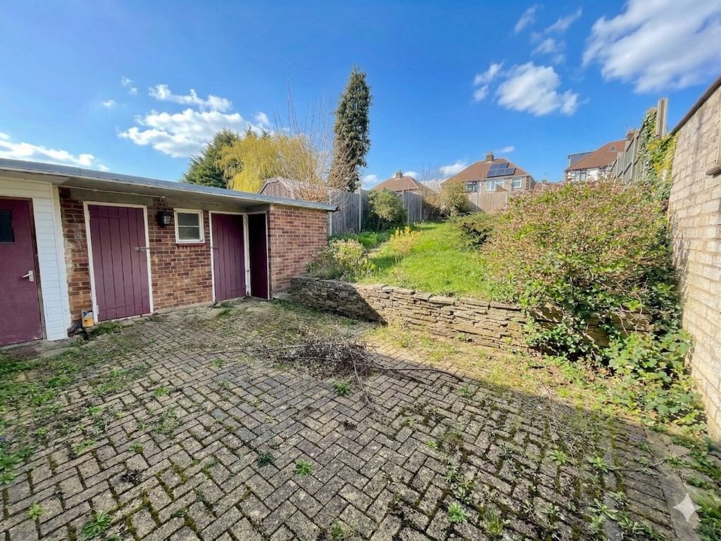 Property photo 2 of 11 4852392