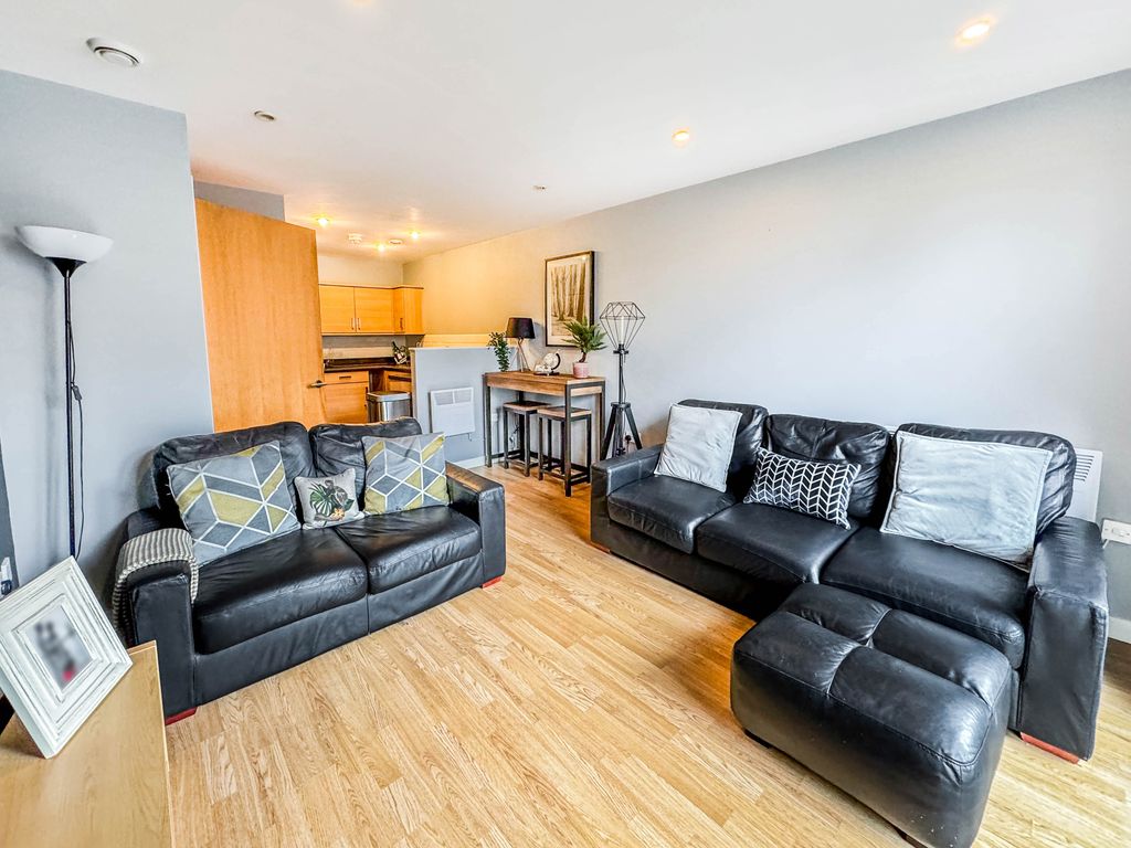 Property photo 2 of 14 Lounge