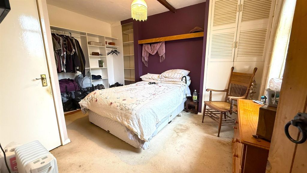 Property photo 3 of 19 25.Jpeg