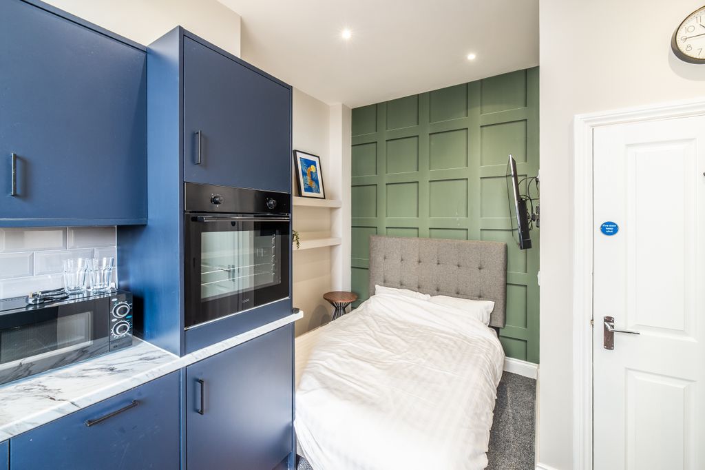 Property photo 2 of 6 Canning Place B105-003