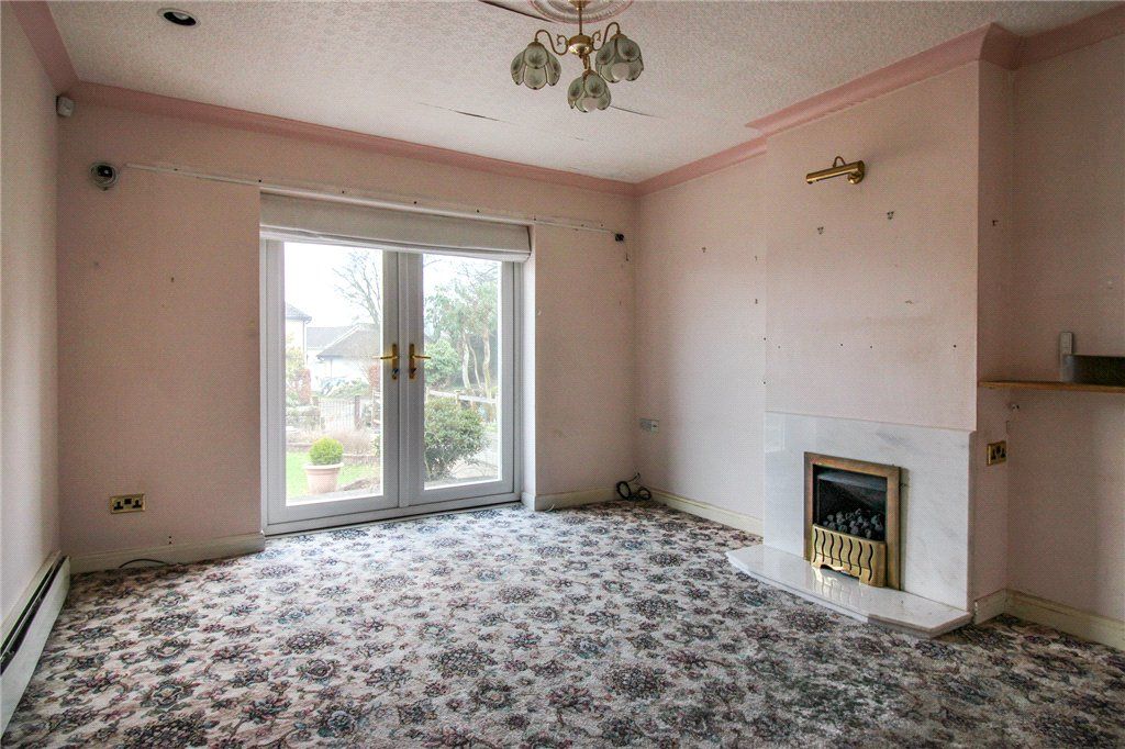 Property photo 2 of 12 Living Room
