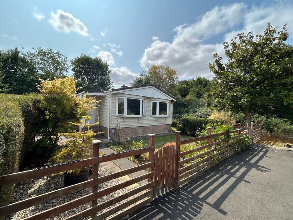 Property photo 1 of 17 Photo 2
