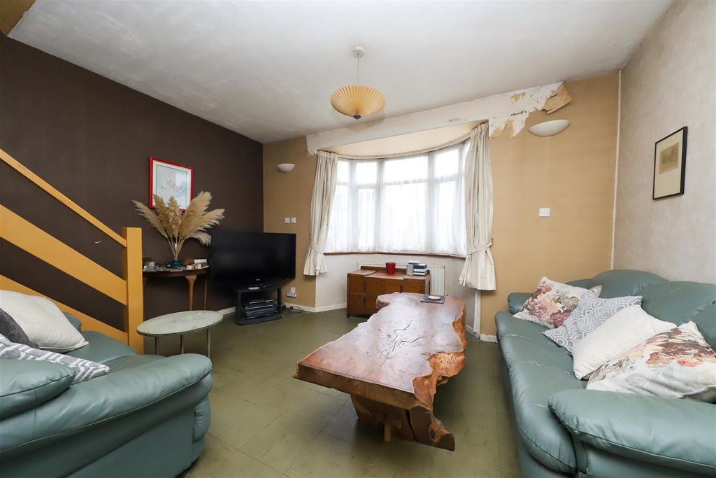 Property photo 2 of 12 Living Room