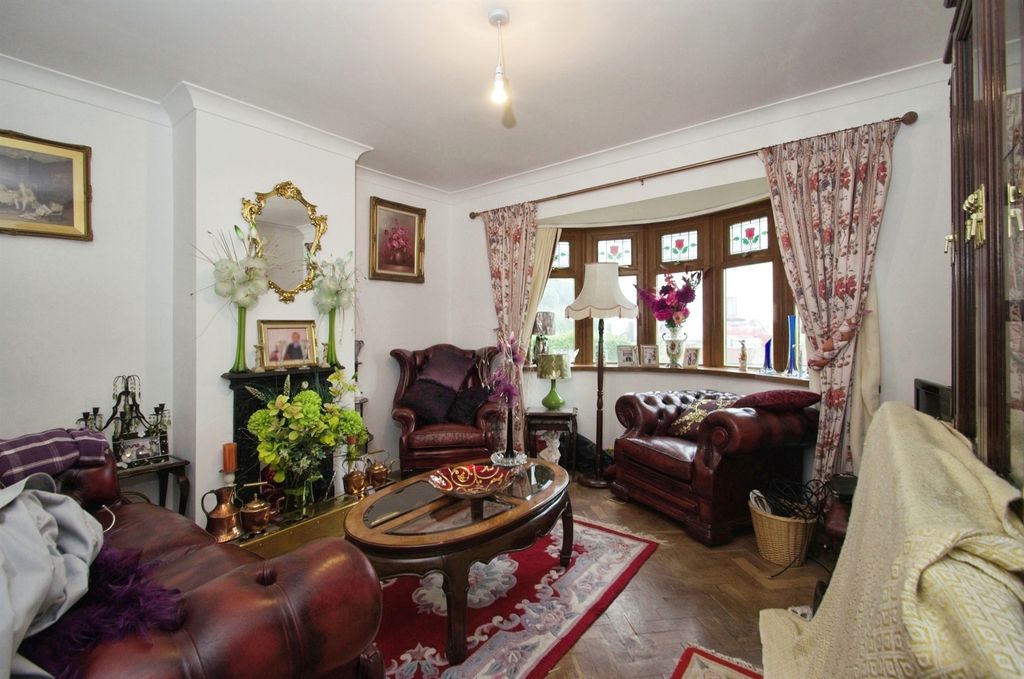 Property photo 3 of 14