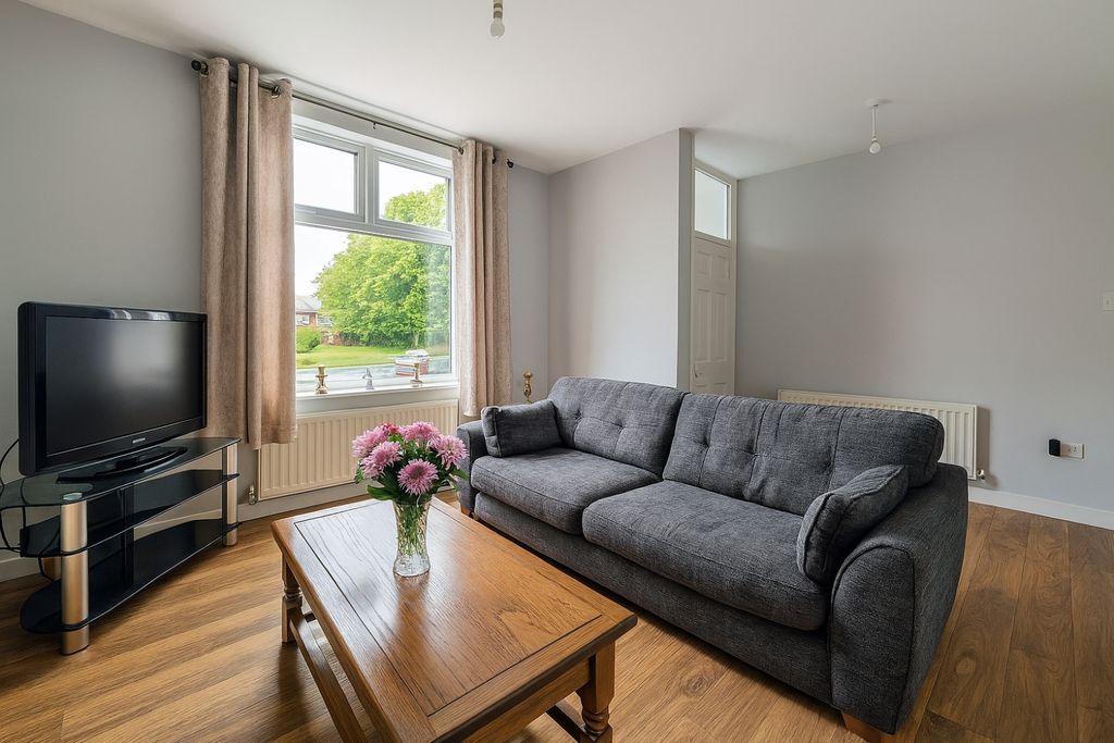 Property photo 2 of 12 Designer (78)