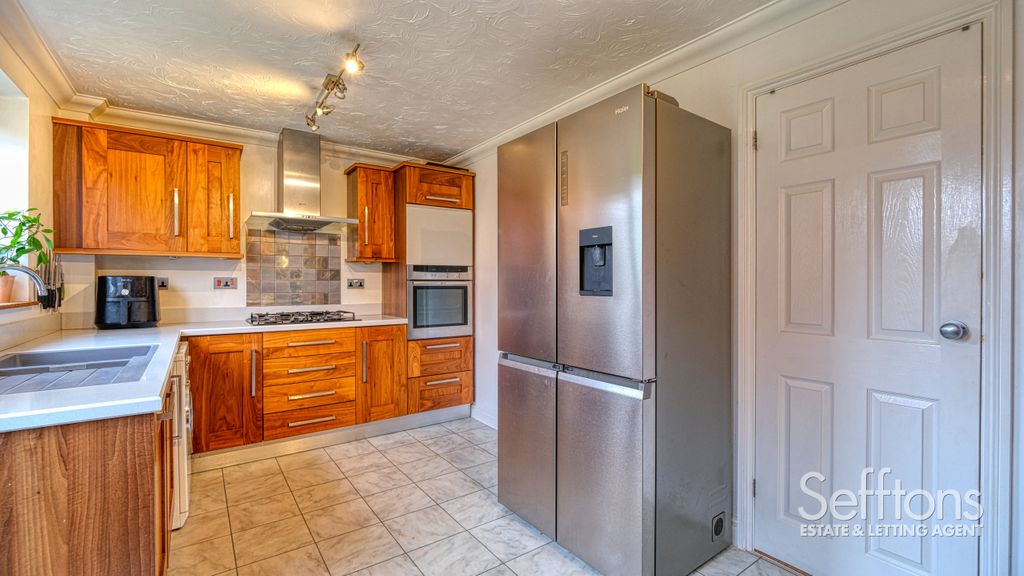 Property photo 2 of 34 Dscf7198_6