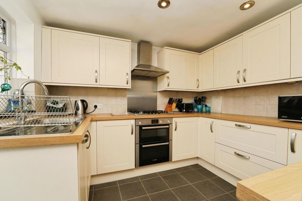 Property photo 3 of 14 Pbox-Img.Jpg
