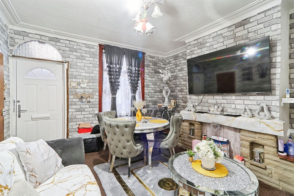 Property photo 3 of 14