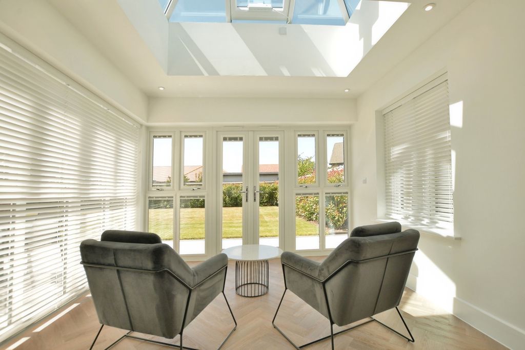 Property photo 3 of 18 Pbox-Img.Jpg