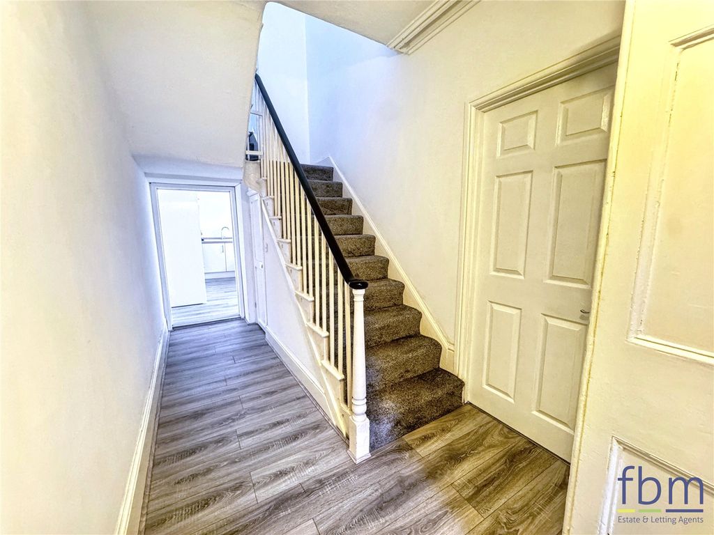 Property photo 2 of 22 Picture No. 28