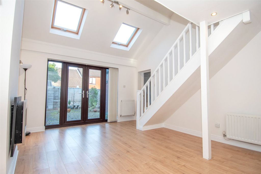 Property photo 2 of 29 Picture No. 17