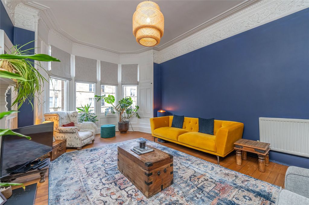 Property photo 3 of 29 Lounge Alt