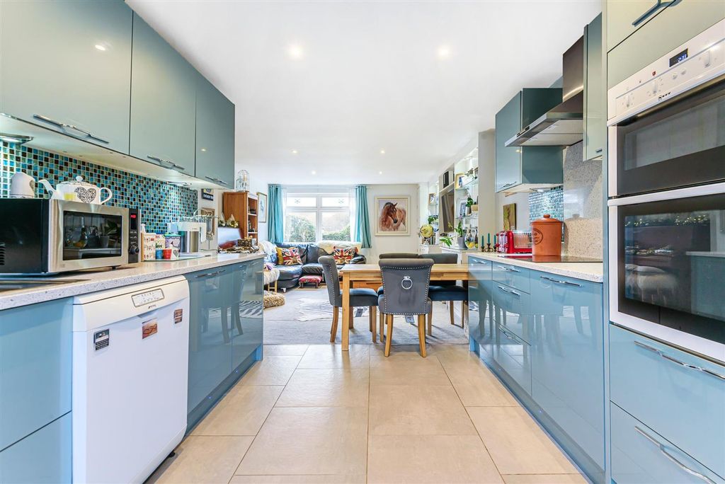 Property photo 2 of 23 923523 (3).Jpg