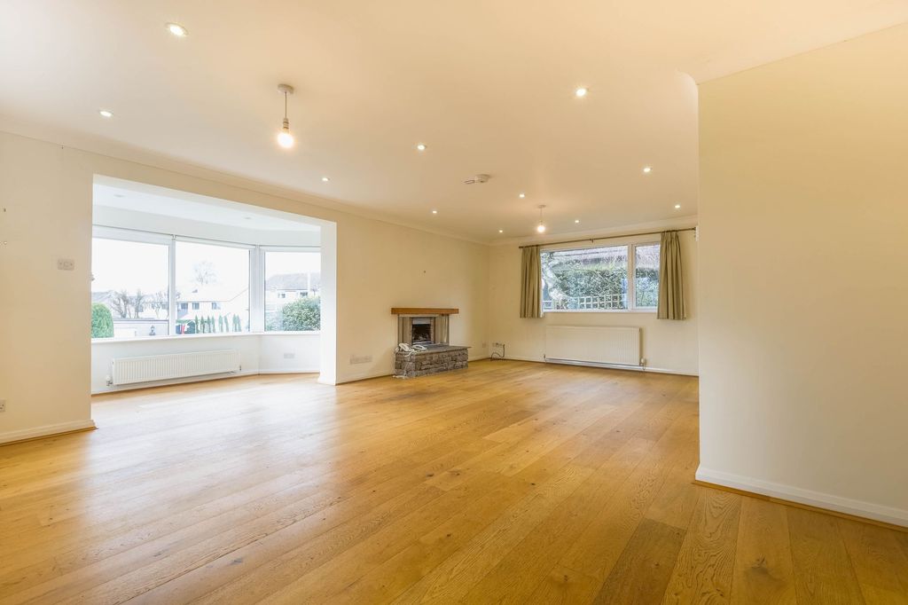 Property photo 3 of 23