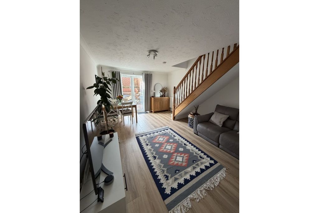 Property photo 2 of 9 Living / Dining Room