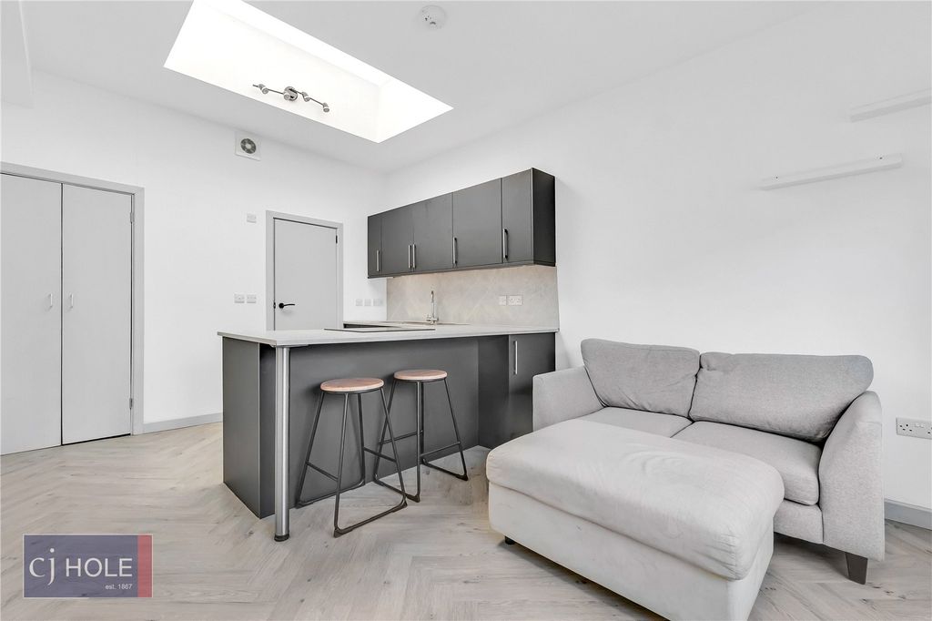 Property photo 1 of 10 Picture No. 12