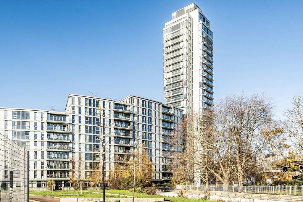 Property photo 2 of 17