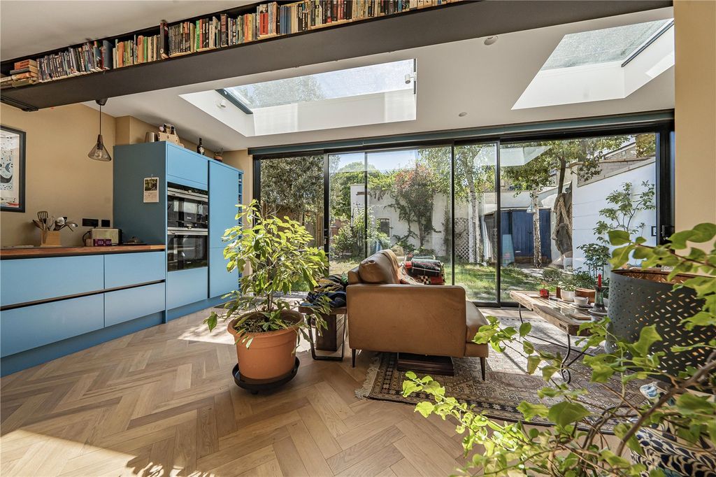 Property photo 3 of 23 Picture No. 29