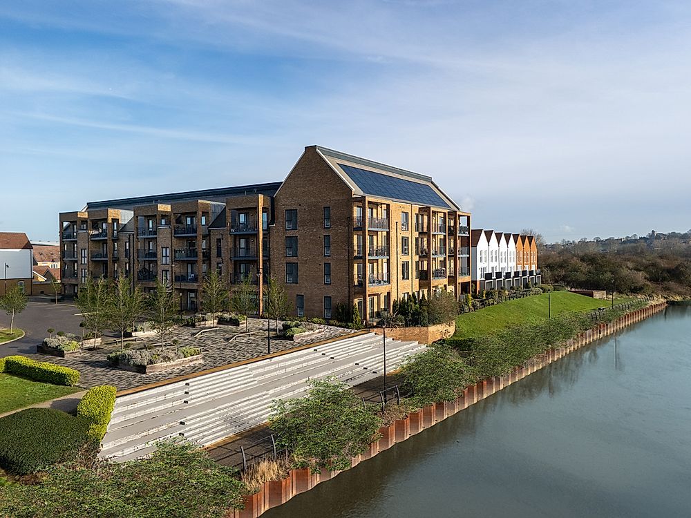 Property photo 1 of 5 Temple Wharf Apartment Block With Riverviews