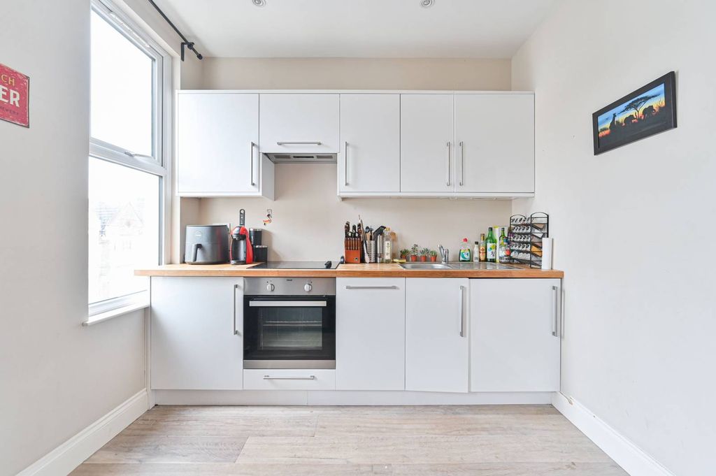 Property photo 3 of 5