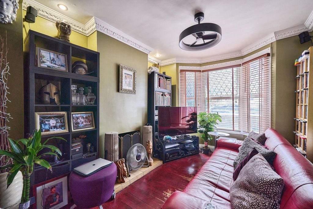 Property photo 2 of 16 Pbox-Img.Jpg