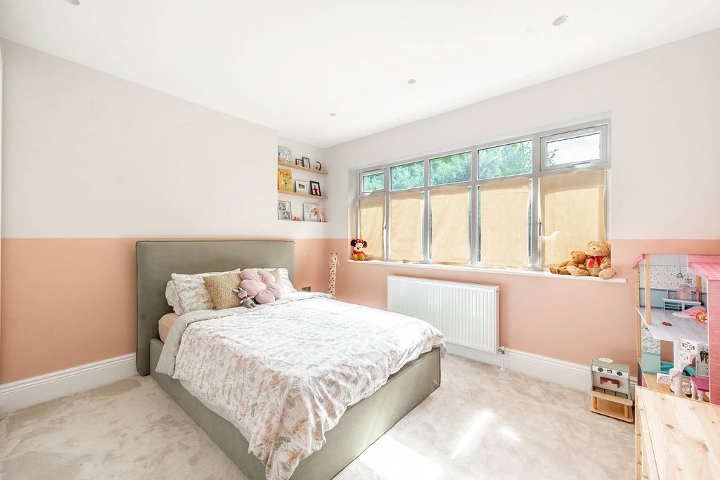 Property photo 1 of 24