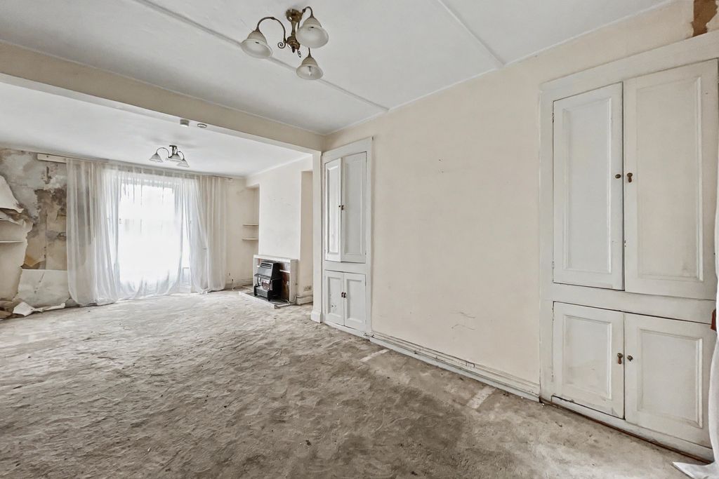 Property photo 2 of 23 5 Penpol Avenue, Hayle, Cornwall, Tr27 4Aq