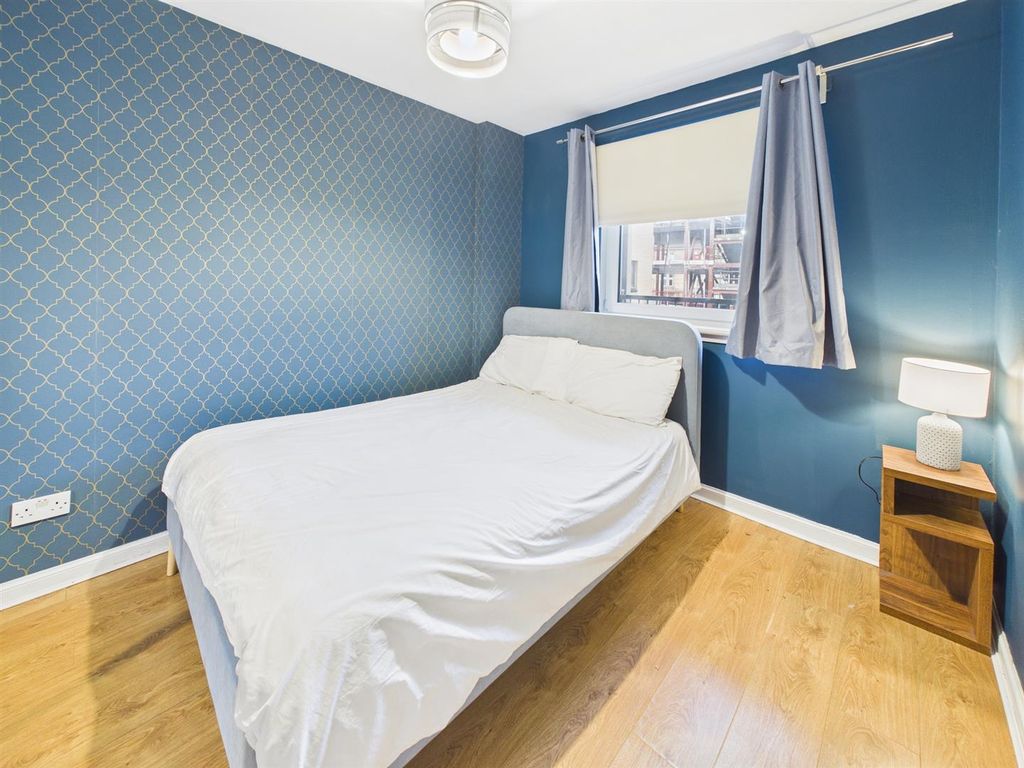 Property photo 3 of 16 Cam03782G0-Pr0277-Still010_Alt.Jpg