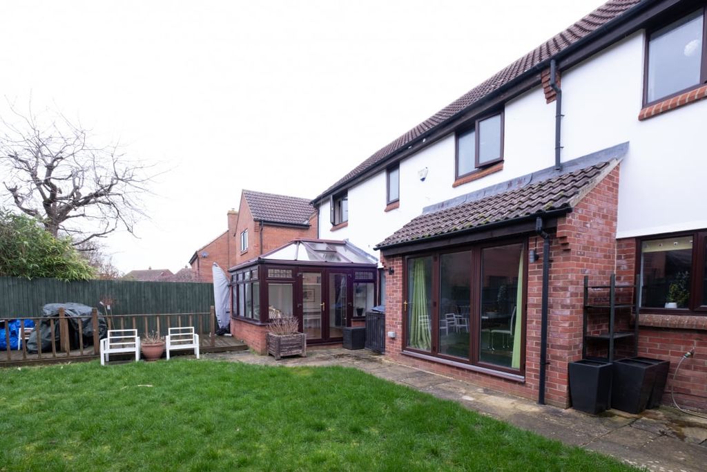 Property photo 3 of 34