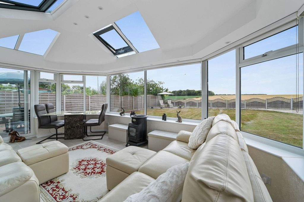 Property photo 2 of 21 4638721