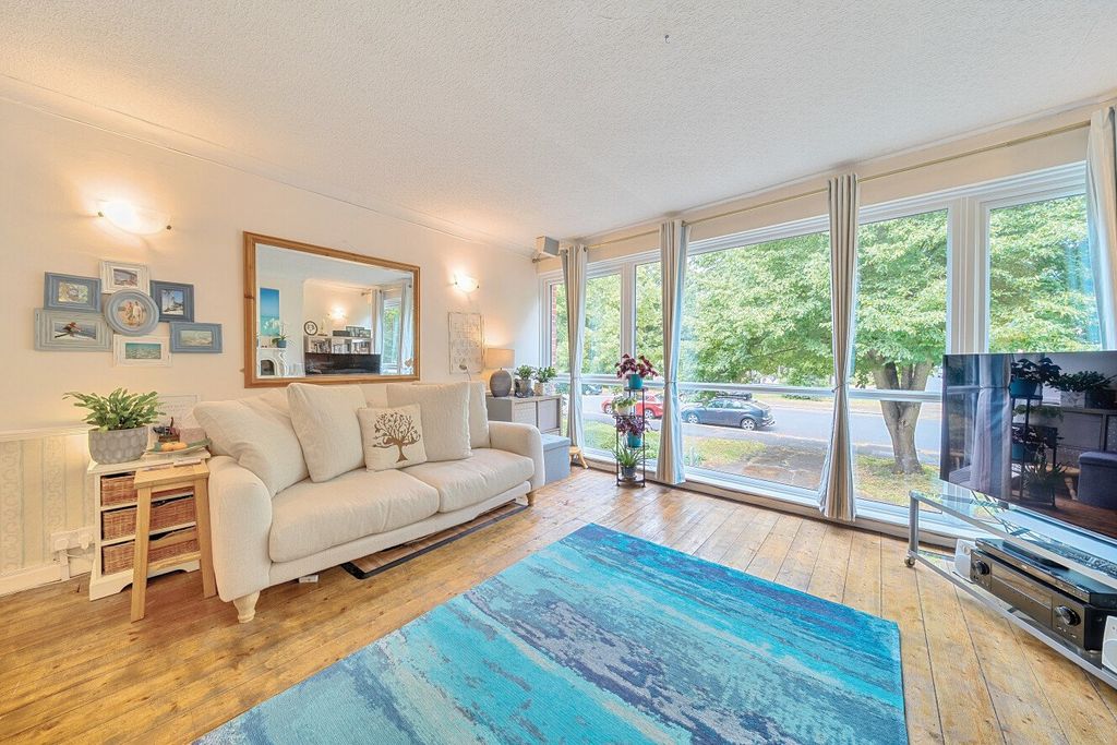 Property photo 2 of 29 Picture No. 25