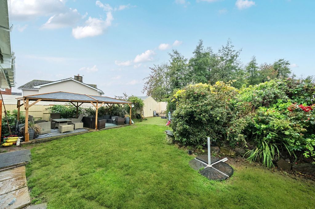 Property photo 2 of 19