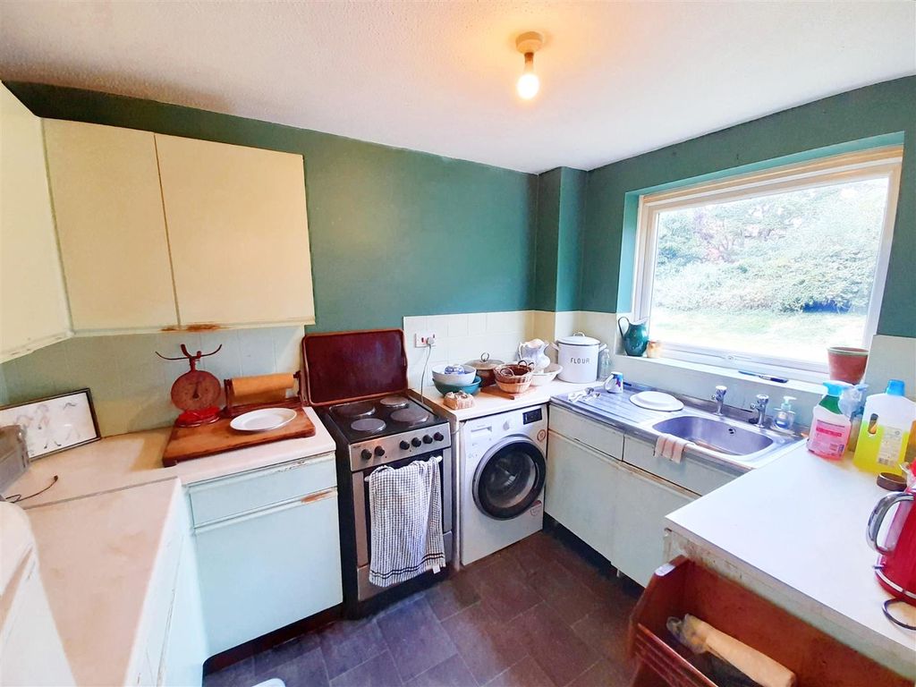 Property photo 3 of 12 Kitchen 1 New.Jpeg