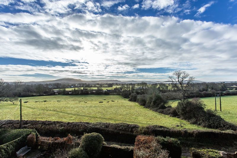 Property photo 2 of 35 Photo 22