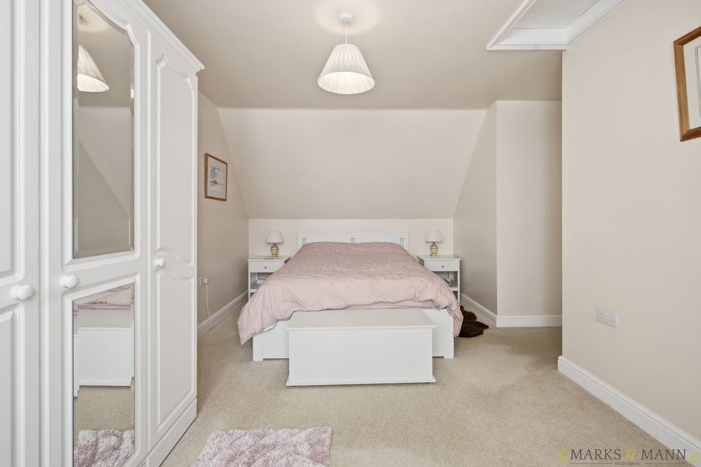 Property photo 3 of 26