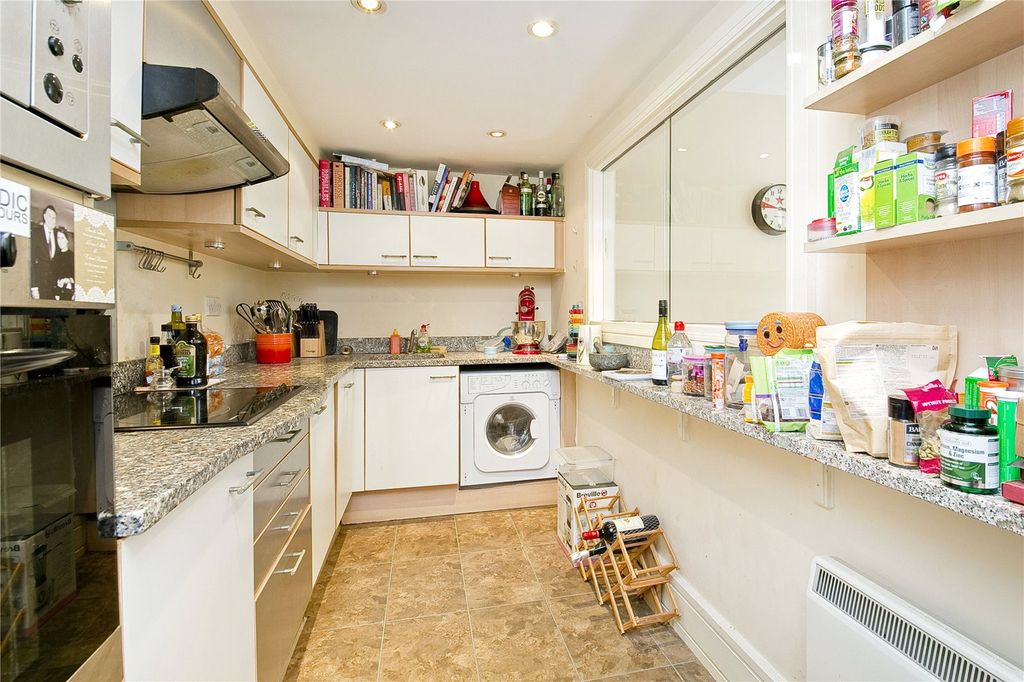 Property photo 3 of 6