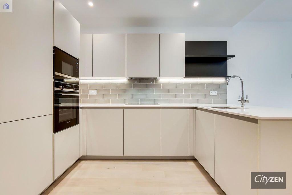 Property photo 3 of 16 Kitchen