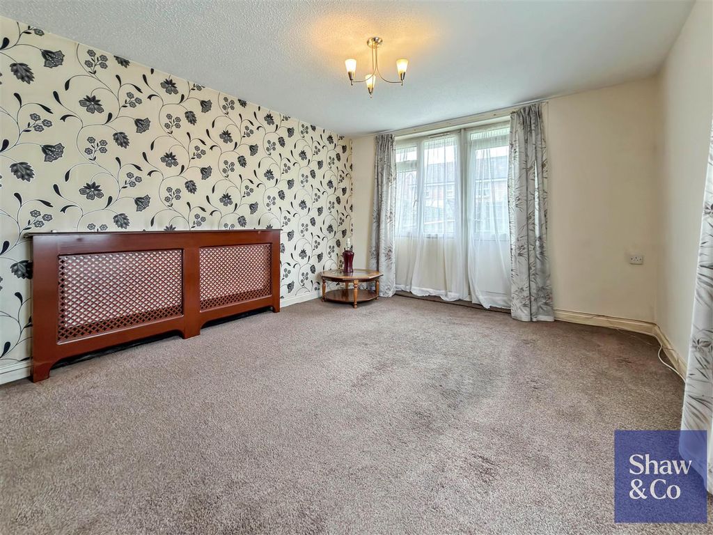 Property photo 3 of 11 Living..Jpg