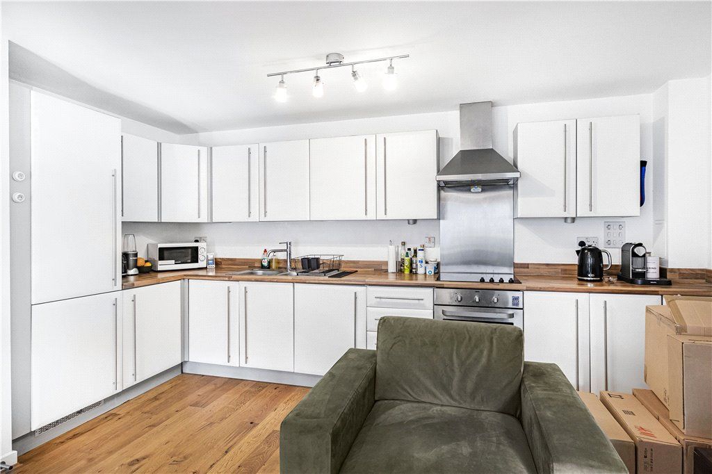 Property photo 2 of 10 Kitchen