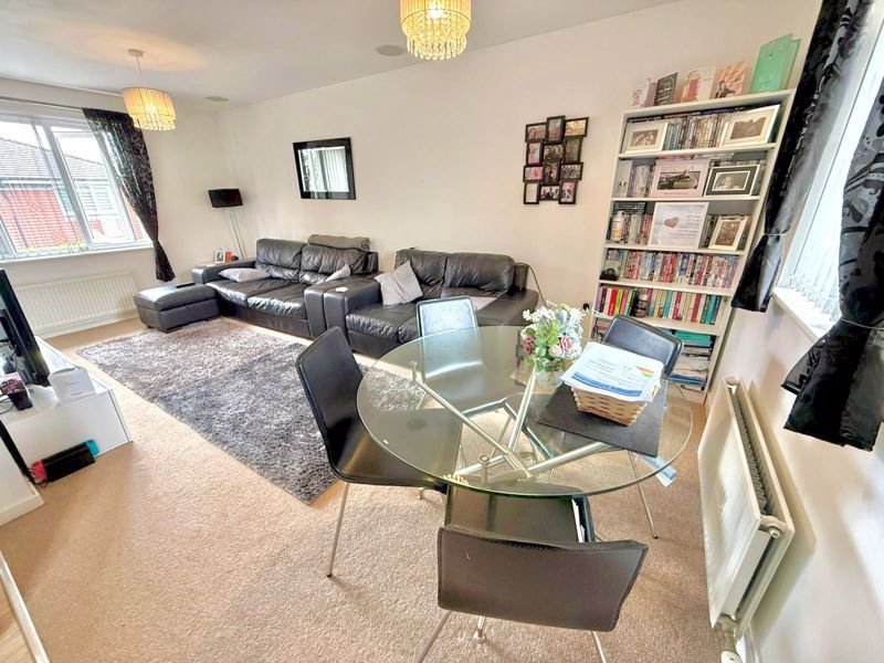 Property photo 2 of 11 Lounge/Diner