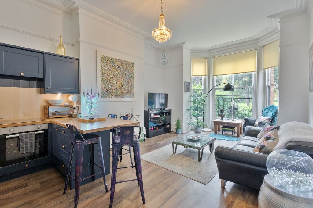 Property photo 2 of 18 Open Plan Living