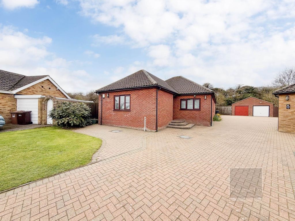 Property photo 2 of 33