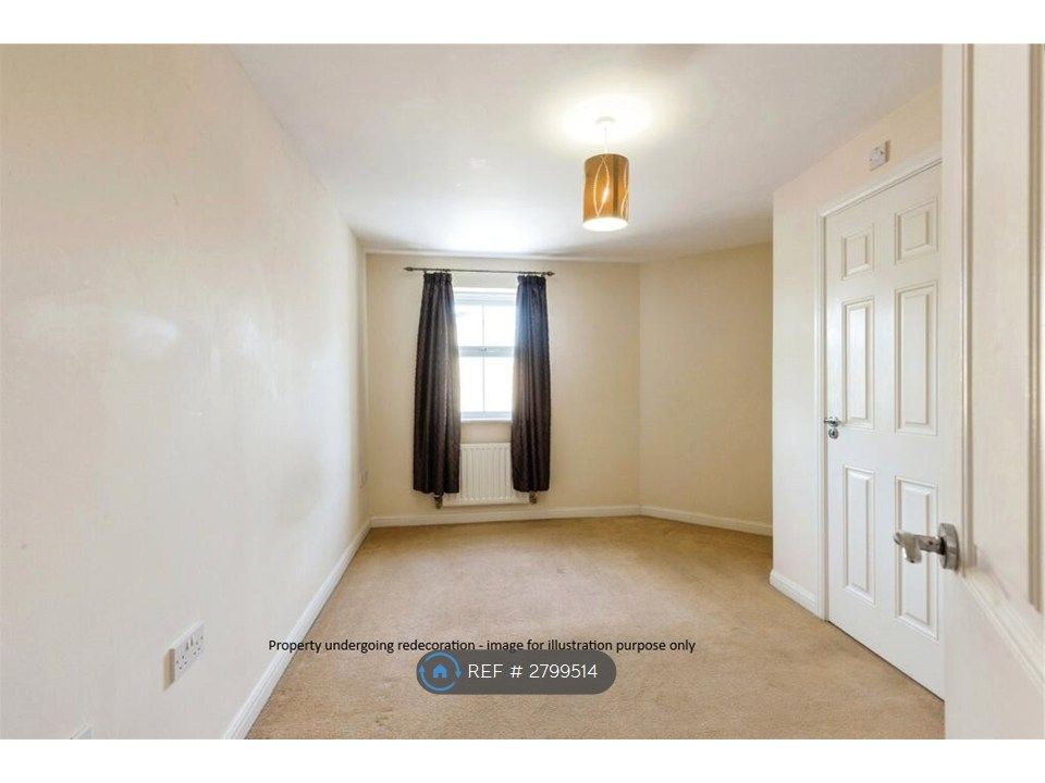 Property photo 3 of 12 Bedroom 1