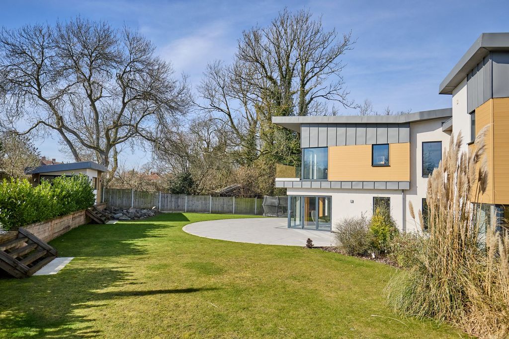 Property photo 1 of 57