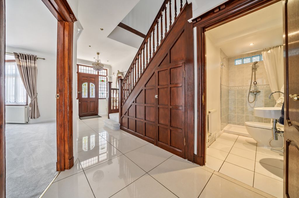 Property photo 2 of 25 1336887-20-68A88B...