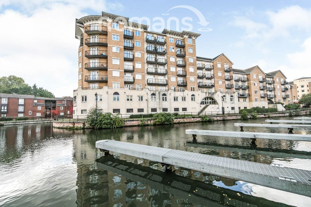 Property photo 1 of 11 823Ef1c9-Fff8-48c5-A