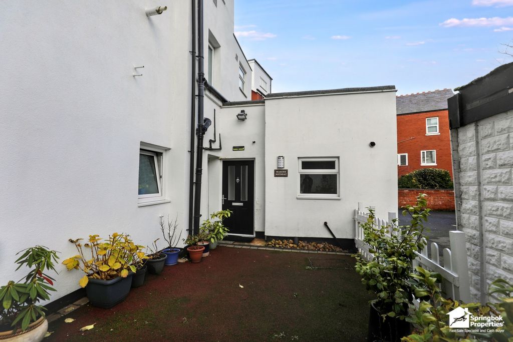 Property photo 1 of 12 Front View